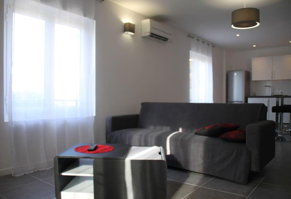 Appart Dans Maison 2 Km De La Plage Villeneuve-Loubet Buitenkant foto