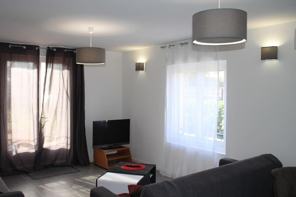 Appart Dans Maison 2 Km De La Plage Villeneuve-Loubet Buitenkant foto